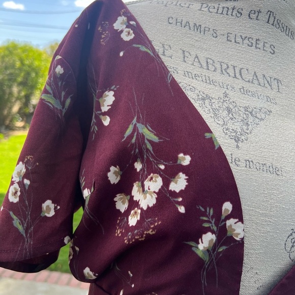 Sadie & Sage Red and White Floral Jumpsuit with V-Neck - Picture 13 of 13